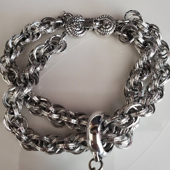 Chunky Vtg MONET SilverTone Double Twist Rope Damita Chain Bracelet Tassel Charm - Picture 5 of 8